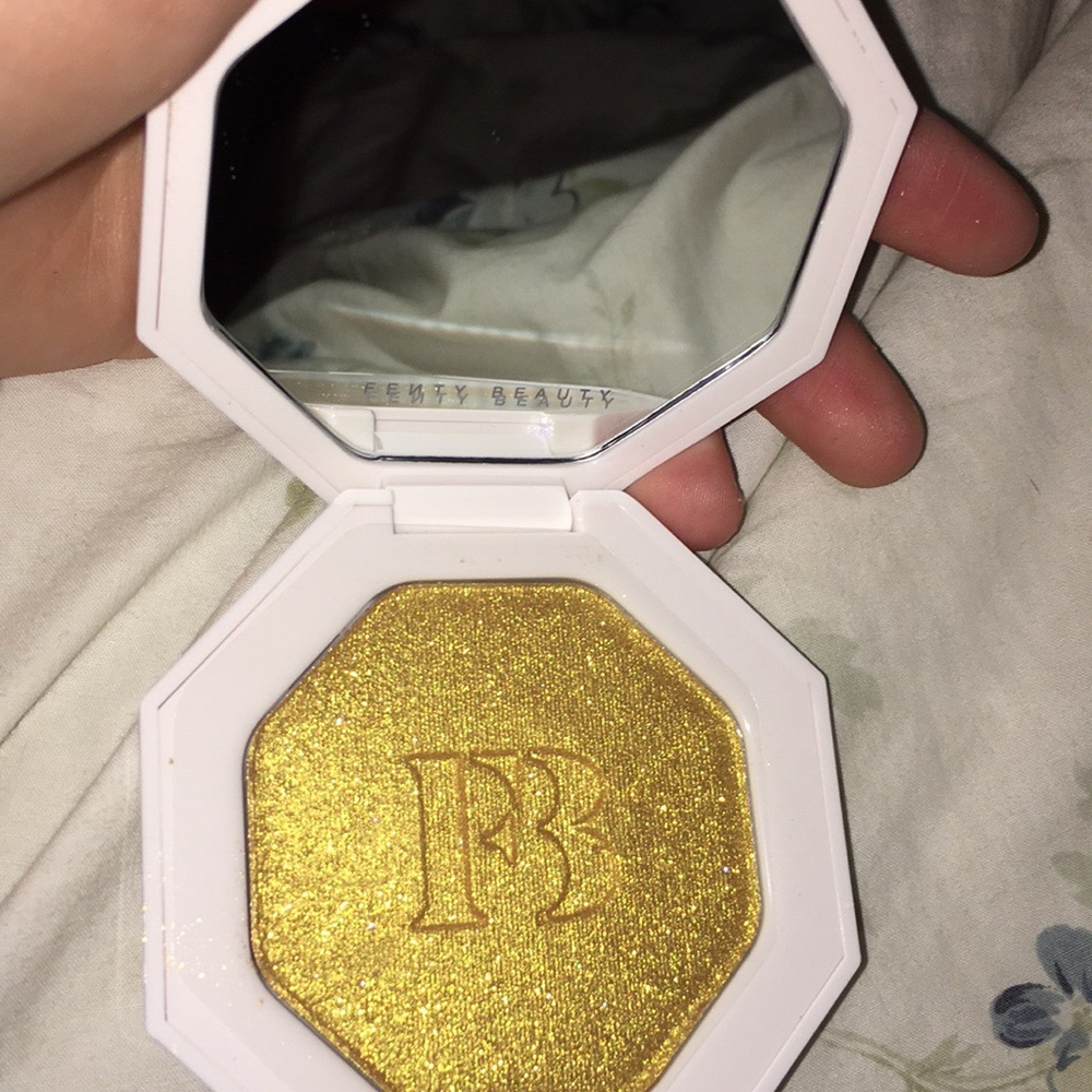 Trophy Wife Highlighter